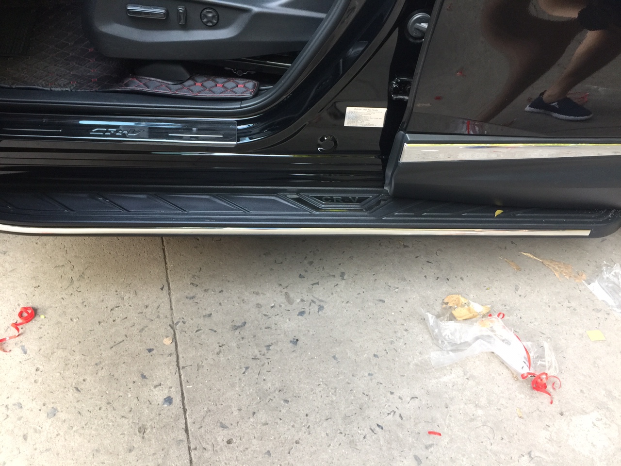 Nẹp bước chân chống trầy titan cho Honda CRV